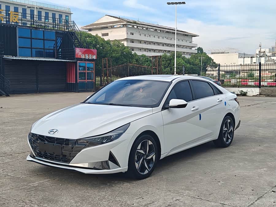 Elantra 2022 240TGDi DCT Luxury