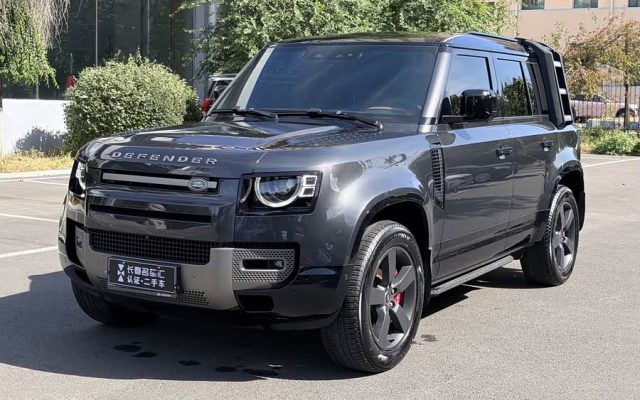 Land Rover Defender 2024 110 3.0T P400 XS