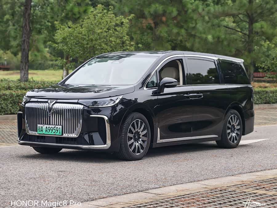 Lantu Dreamer 2025 EV 4WD Flagship Kunpeng Edition