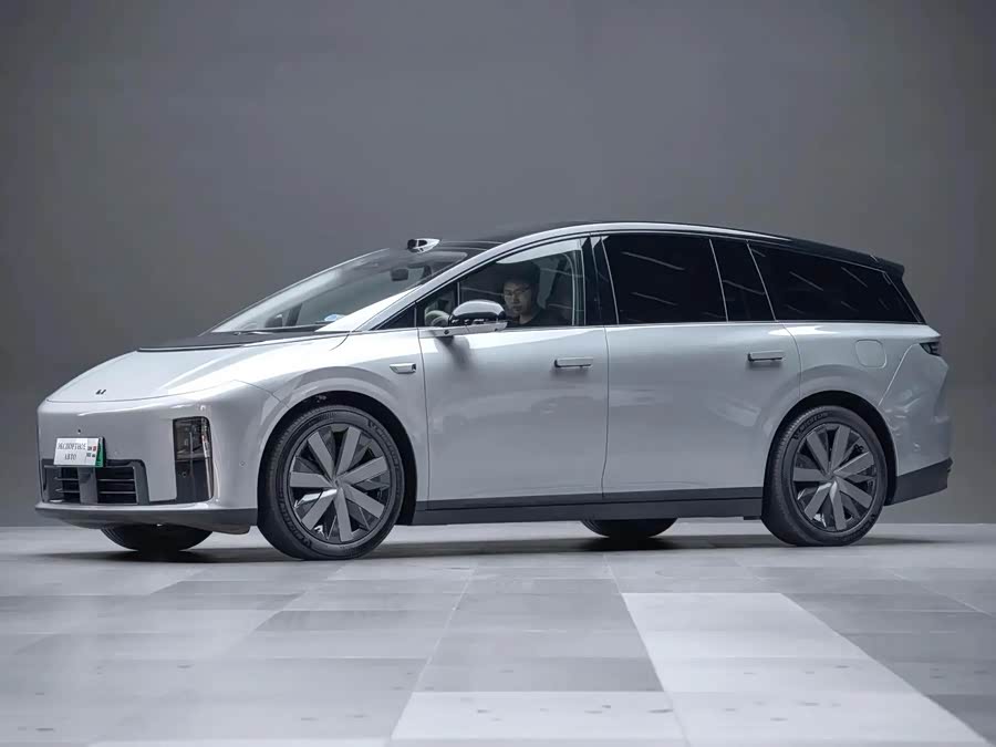 Li Auto i8 2025 Standard Edition