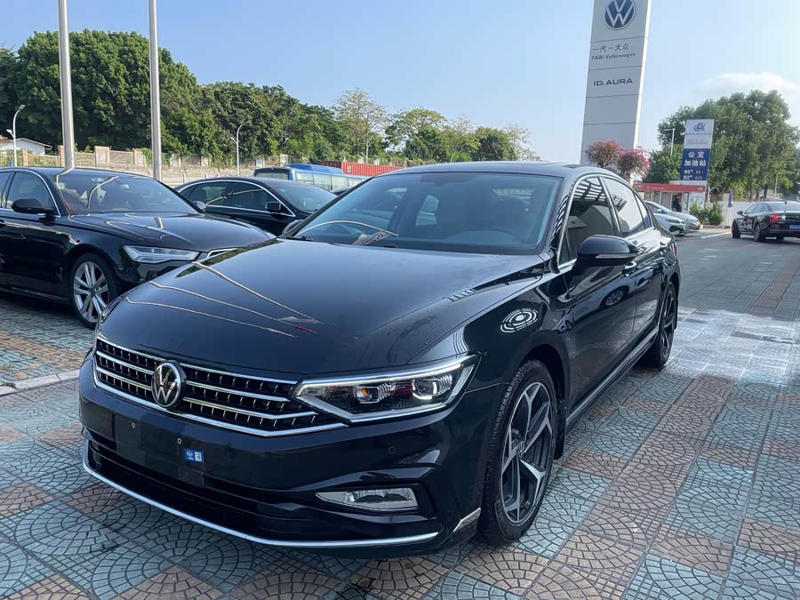 Magotan 2023 2.0T 330TSI DSG Leading