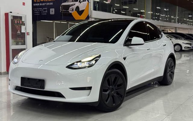 Model Y 2024 RWD