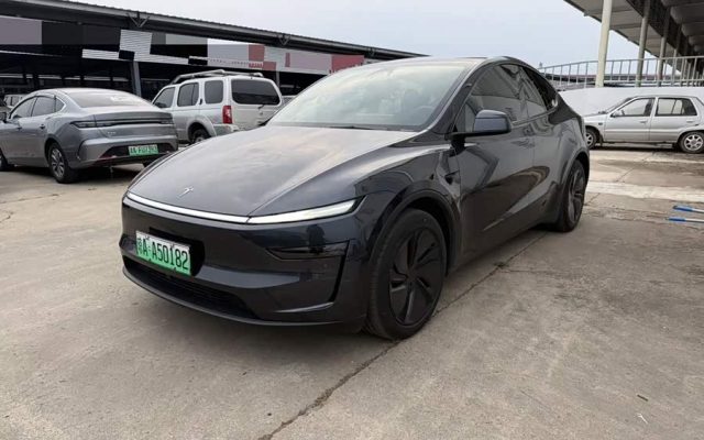 Model Y 2025 RWD First Edition