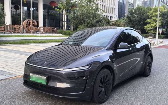 Model Y 2025 RWD