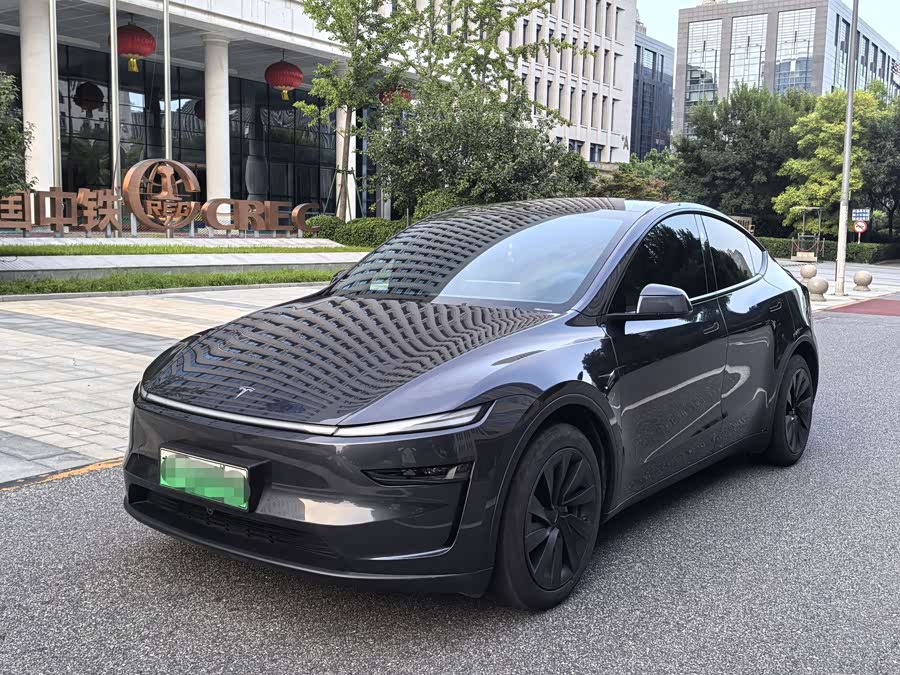 Model Y 2025 RWD