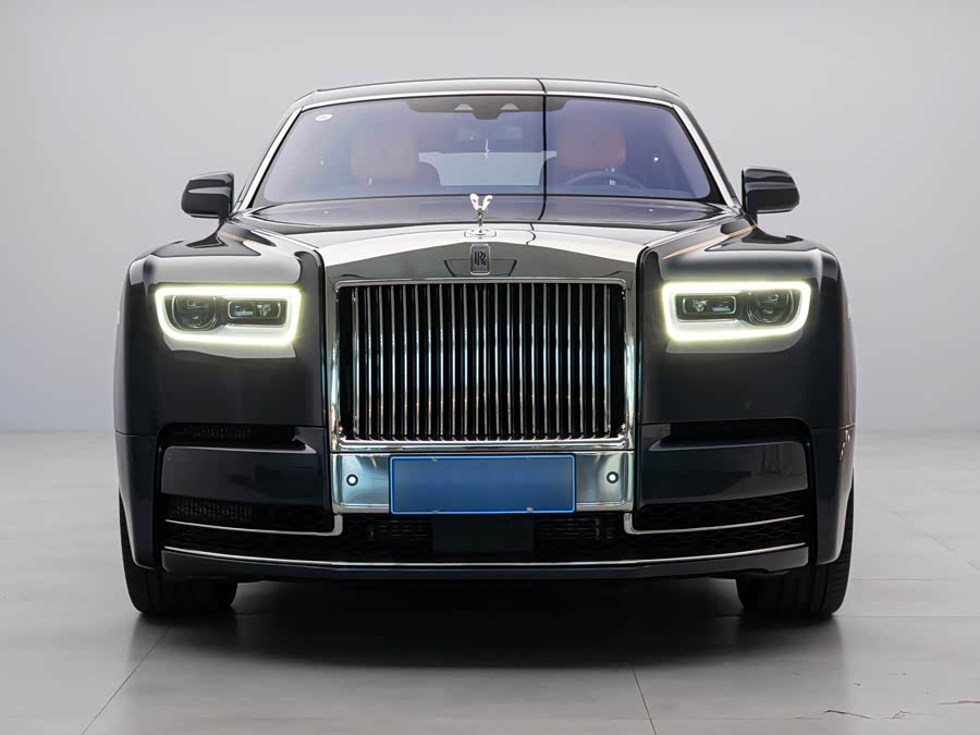 Phantom 2022 6.7T Standard Wheelbase