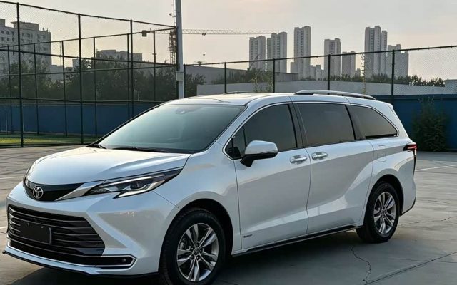 Sienna 2024 2.5L Hybrid 4WD Premium
