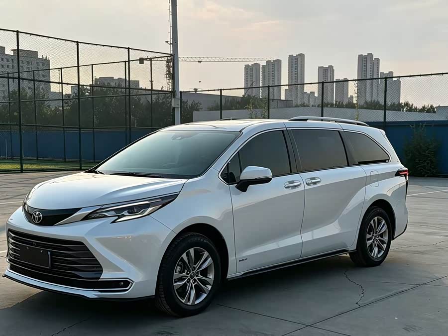 Sienna 2024 2.5L Hybrid 4WD Premium