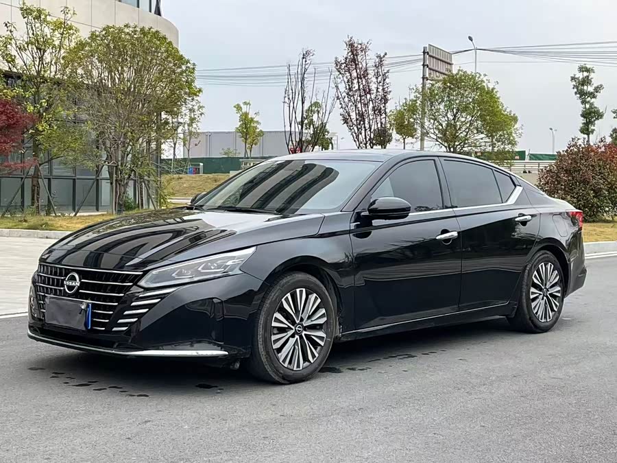 Teana 2024 2.0L SV Black Gold Edition