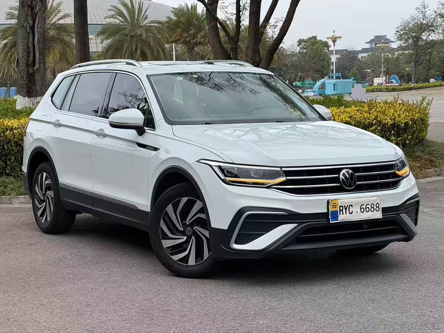 Tiguan L 2023 300 TSI Automatic Two-Wheel Drive Intelligent Enjoyment Version