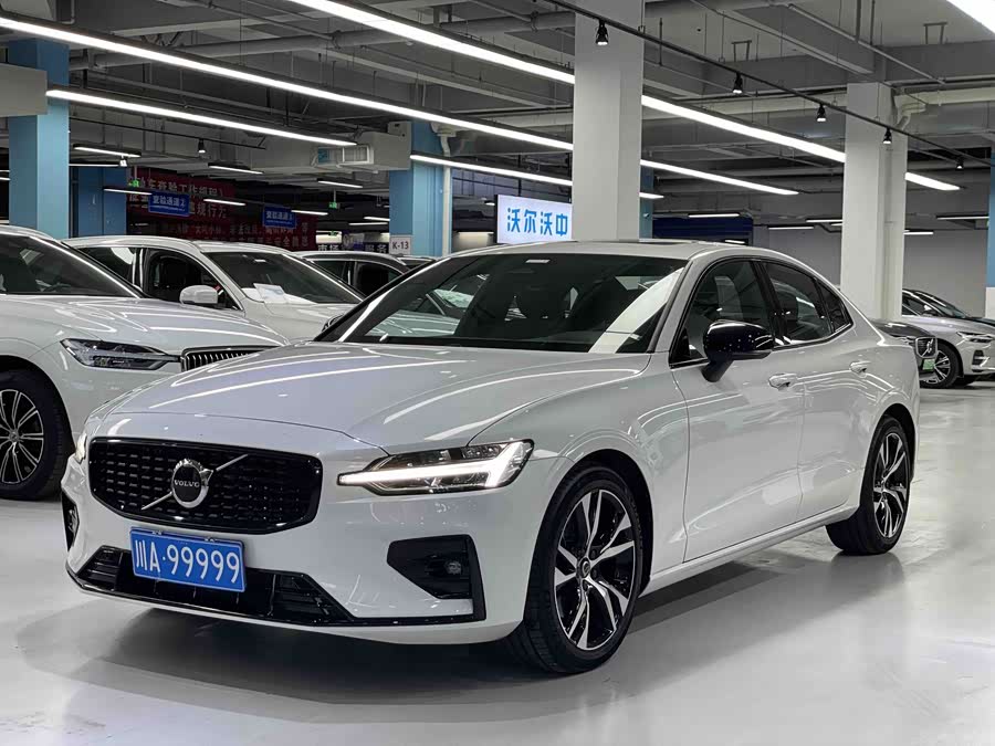 Volvo S60 2025 B5 Intelligent Sport