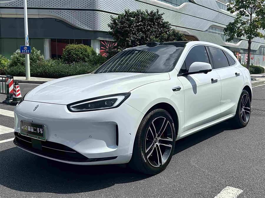 Wenjie M5 2023 EV 4WD Intelligent Driving