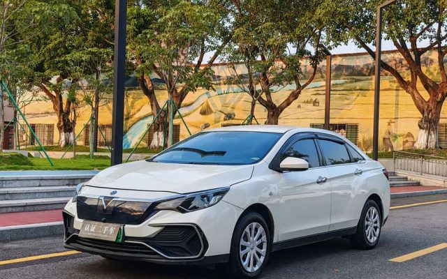 2022 D60EV Standard Range Comfort