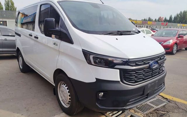 2023 2.0T Diesel Manual Multifunction Commercial Vehicle Short Wheelbase Low Roof 5/6 Seats