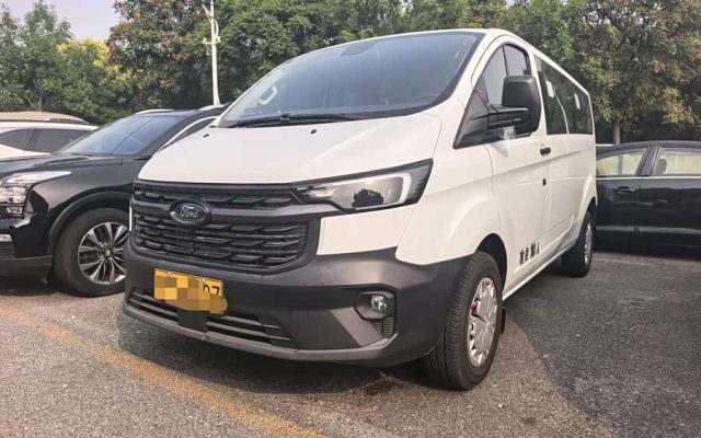 2023 2.0T Gas Auto Commercial Travel Medium Wheelbase Medium Roof 10/11/12 Seats