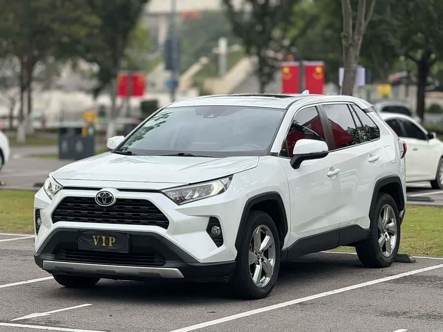 2023 RAV4 2.0L CVT 2WD Fashion