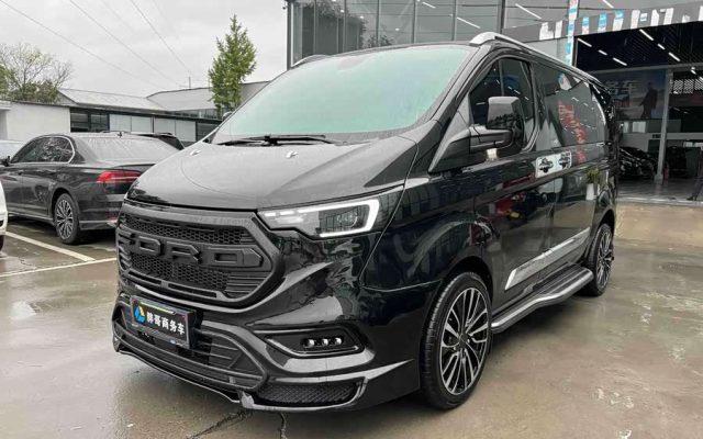 2025 Ford Black Knight 2.0T Gas Pursuit Edition