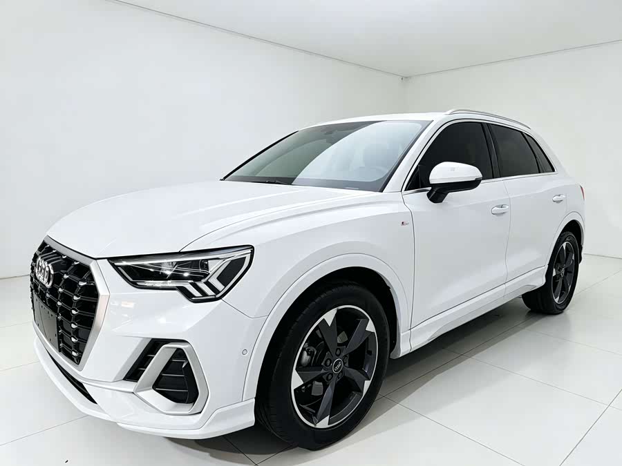 Audi Q3 2024 35 TFSI Fashion Dynamic Edition
