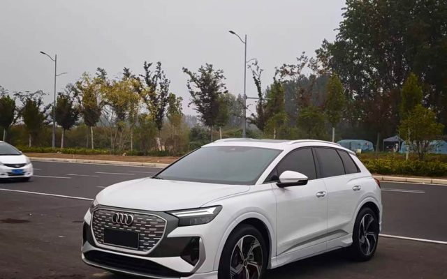 Audi Q4 e-tron 2024 40 e-tron Premium