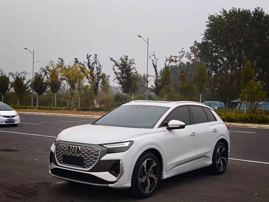 Audi Q4 e-tron 2024 40 e-tron Premium