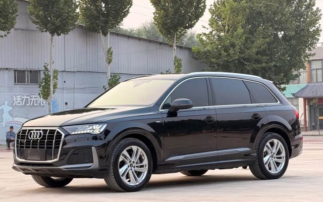 Audi Q7 2023 45 TFSI quattro S line Sport