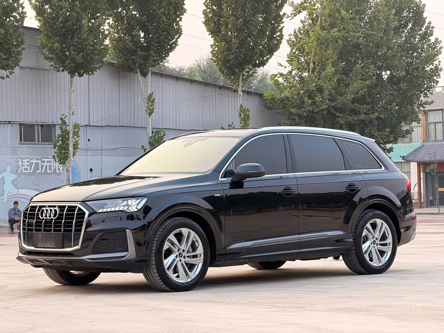 Audi Q7 2023 45 TFSI quattro S line Sport