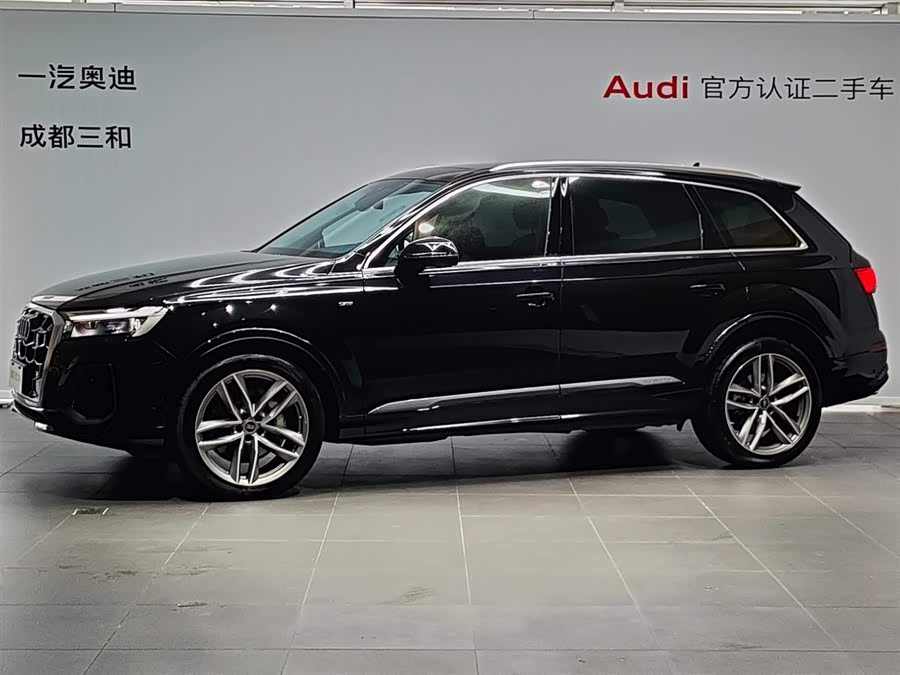 Audi Q7 2025 55 TFSI quattro S line Sport