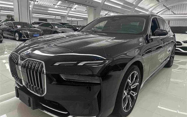 BMW 7 Series 2023 735Li Luxury Package