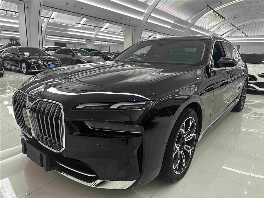 BMW 7 Series 2023 735Li Luxury Package