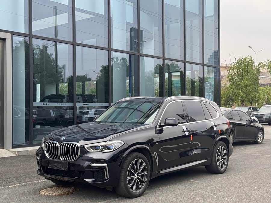 BMW X5 2022 xDrive 30Li Luxury M Sport Package