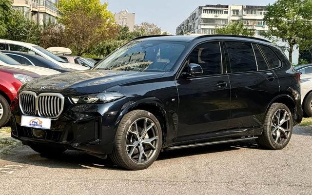 BMW X5 2023 xDrive 30Li Luxury M Sport Night Package