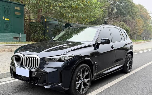 BMW X5 2026 xDrive 30Li Luxury M Sport Night Package