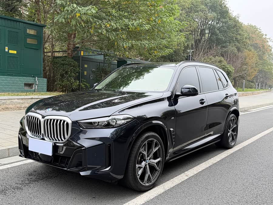 BMW X5 2026 xDrive 30Li Luxury M Sport Night Package