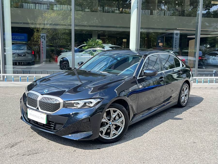 BMW i3 2025 eDrive 35 L