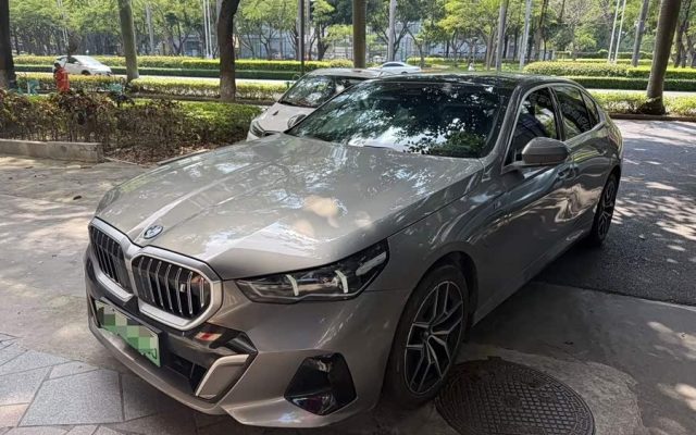 BMW i5 2024 eDrive 35L M Sport Package