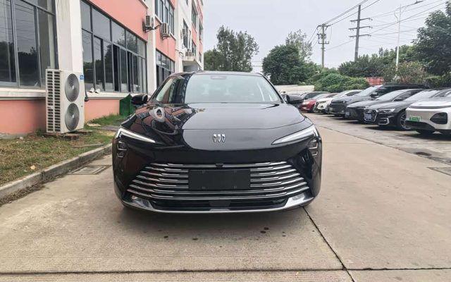 Buick 2025 28T Platinum