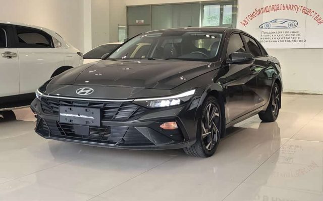 Elantra 2023 1.5L CVT LUX Premium Edition