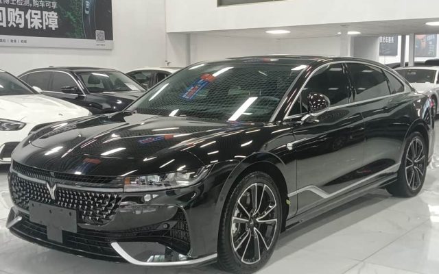 Lantu Zhaiguang 2024 PHEV Four-Wheel Drive Ultra Long Range Flagship Version