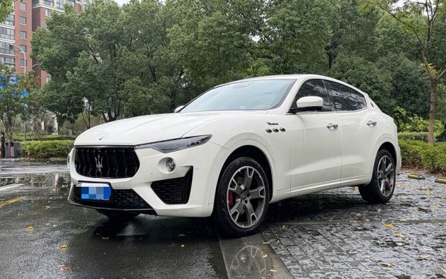 Levante 2023 3.0T Modena