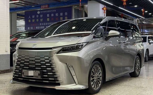 Lexus LM 2023 500h 6-Seater Prestige