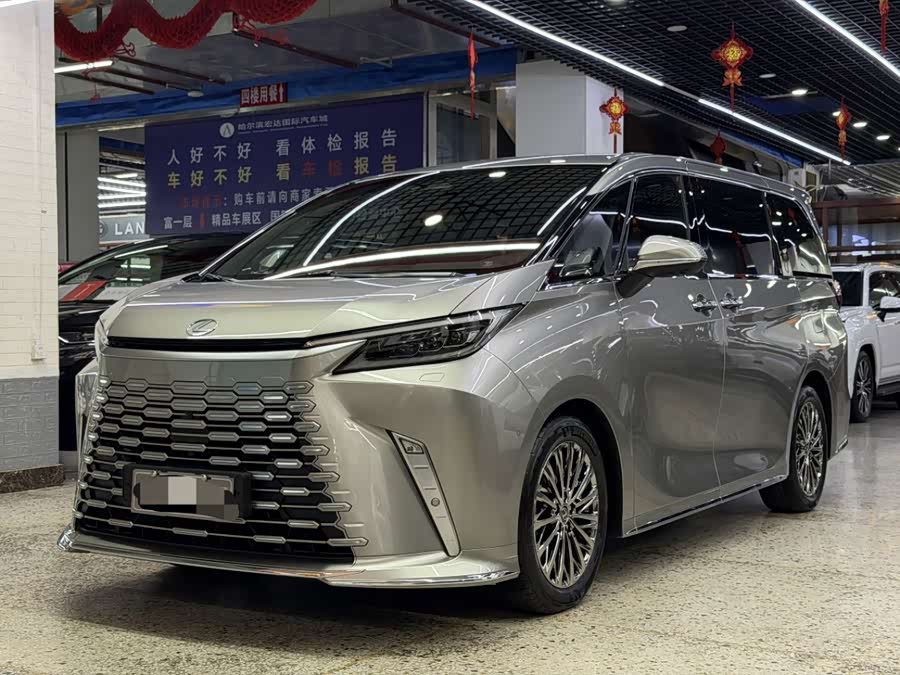 Lexus LM 2023 500h 6-Seater Prestige