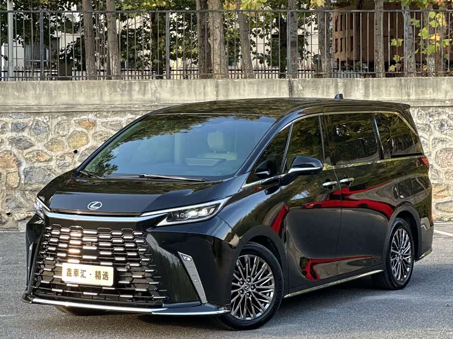 Lexus LM 2023 500h 6-Seater Prestige