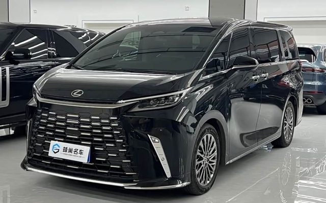 Lexus LM 2023 500h 6-Seater Prestige