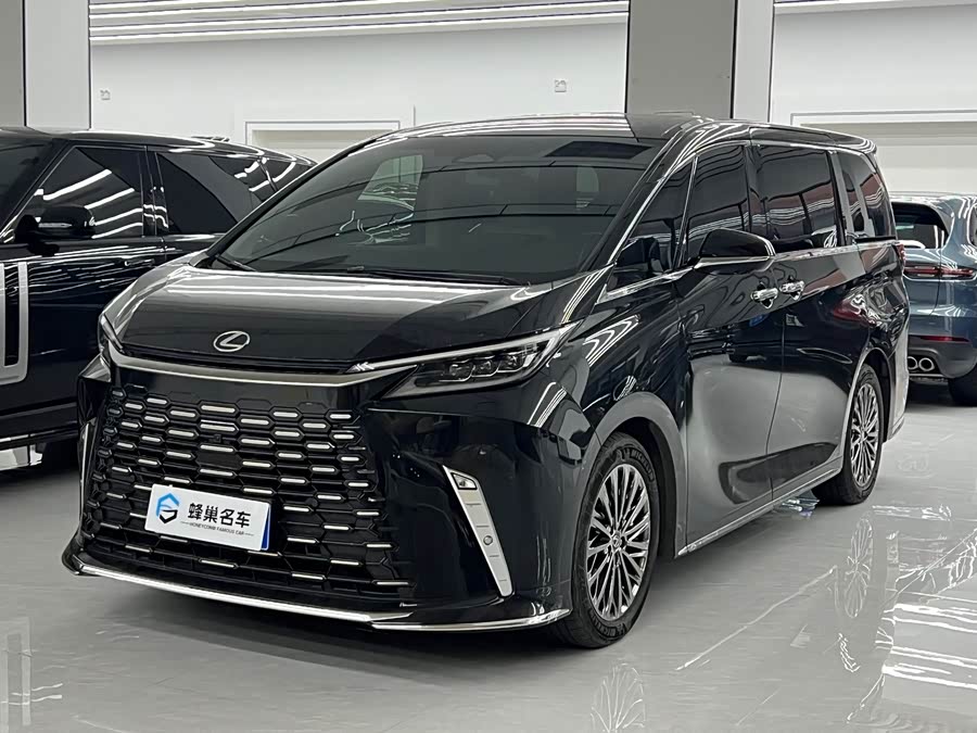 Lexus LM 2023 500h 6-Seater Prestige