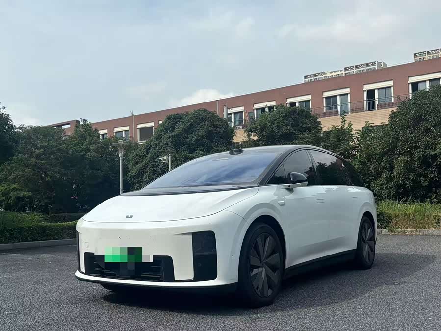 Li Auto i8 2025 Standard Edition