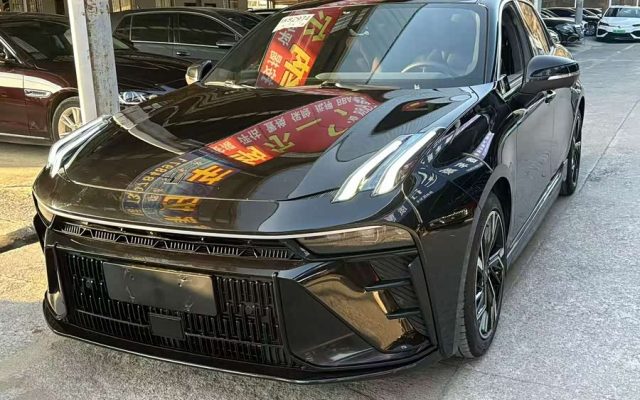 Lynk & Co 03 2.0T DCT Sport Pro