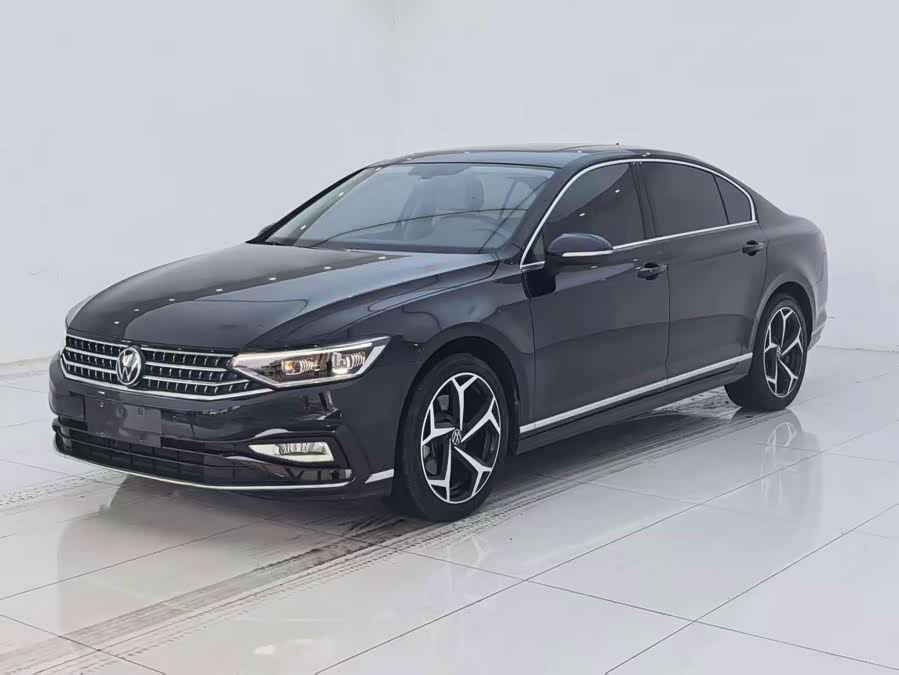 Magotan 2023 2.0T 330TSI DSG Leading