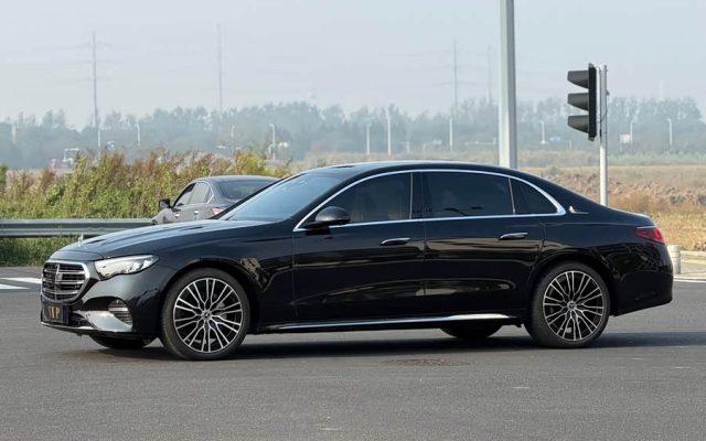 Mercedes-Benz E-Class 2025 E 300 L Luxury