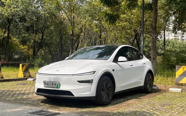 Model Y 2025 RWD