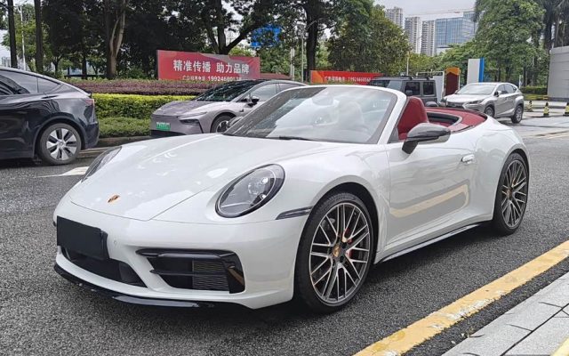 Porsche 911 2023 Carrera 4S Cabriolet 3.0T